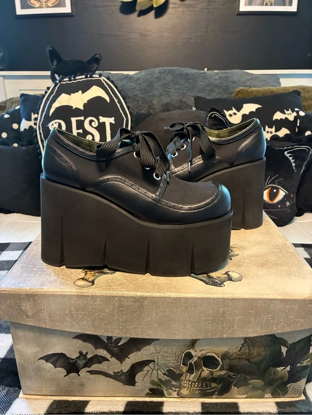 Widow Platforms Deep Black Vintage Oxford Inspired Design Lightweight Size 9 - Picture 5 of 11